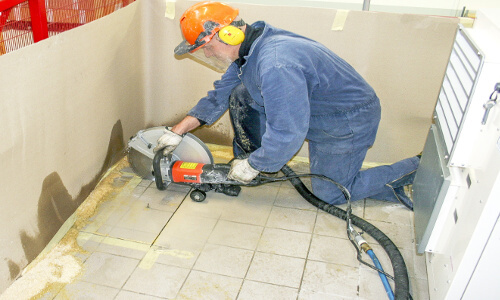 troncatrice c16 al lavoro